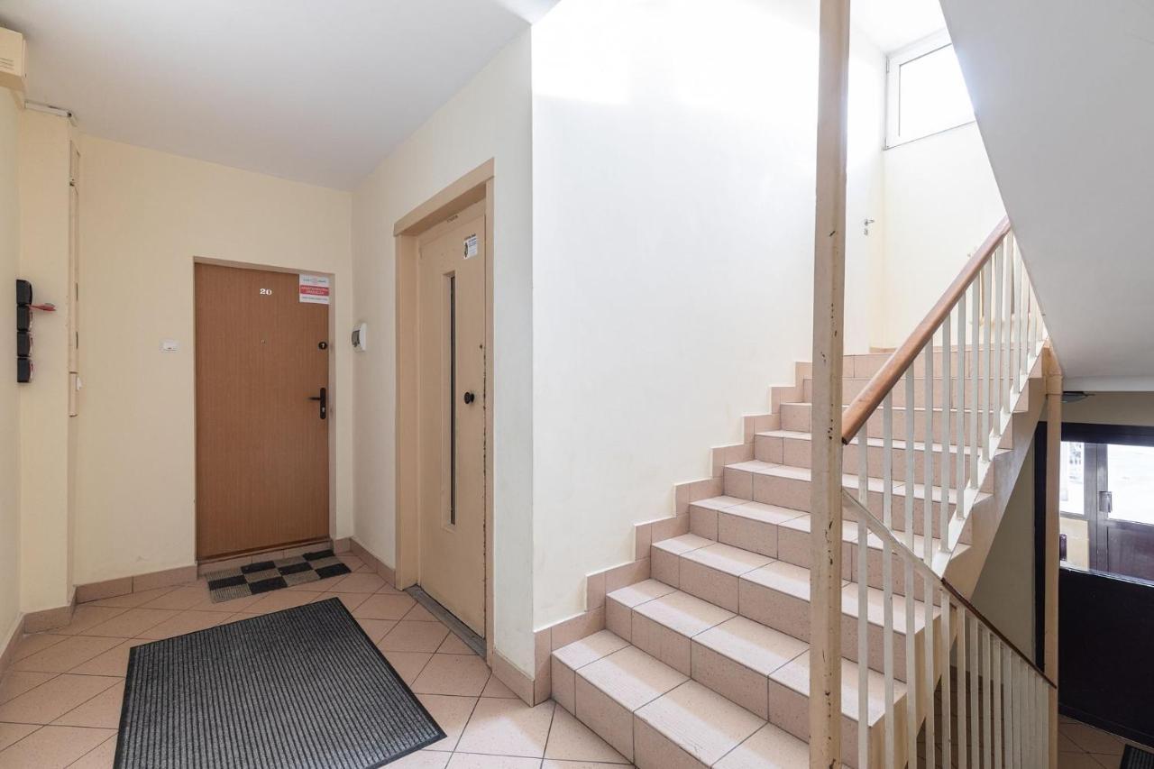 Room, Pirenejska 20 Cozy Rooms Warsawa Bagian luar foto