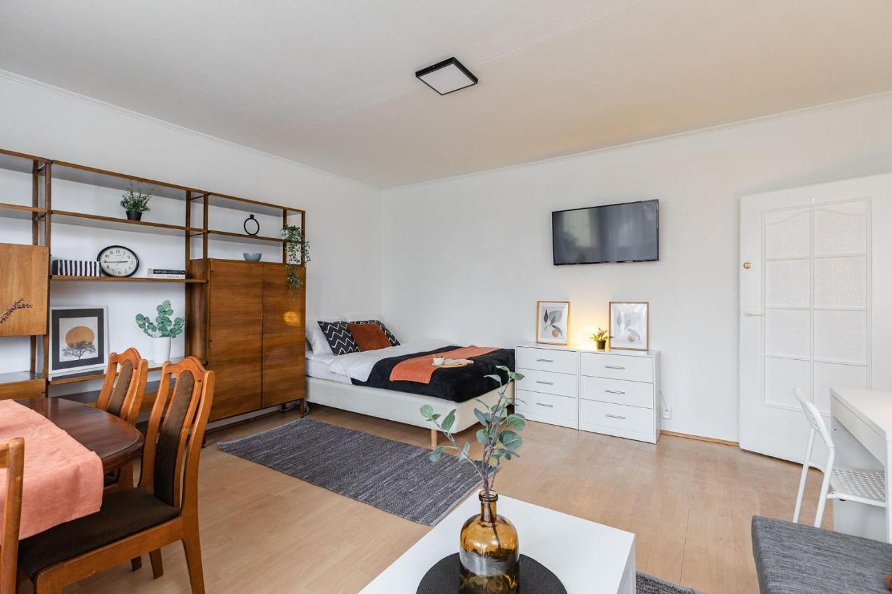 Room, Pirenejska 20 Cozy Rooms Warsawa Bagian luar foto
