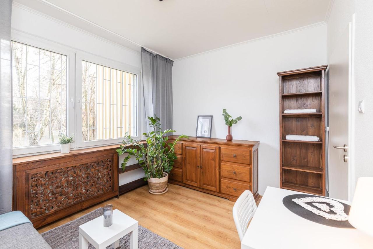 Room, Pirenejska 20 Cozy Rooms Warsawa Bagian luar foto